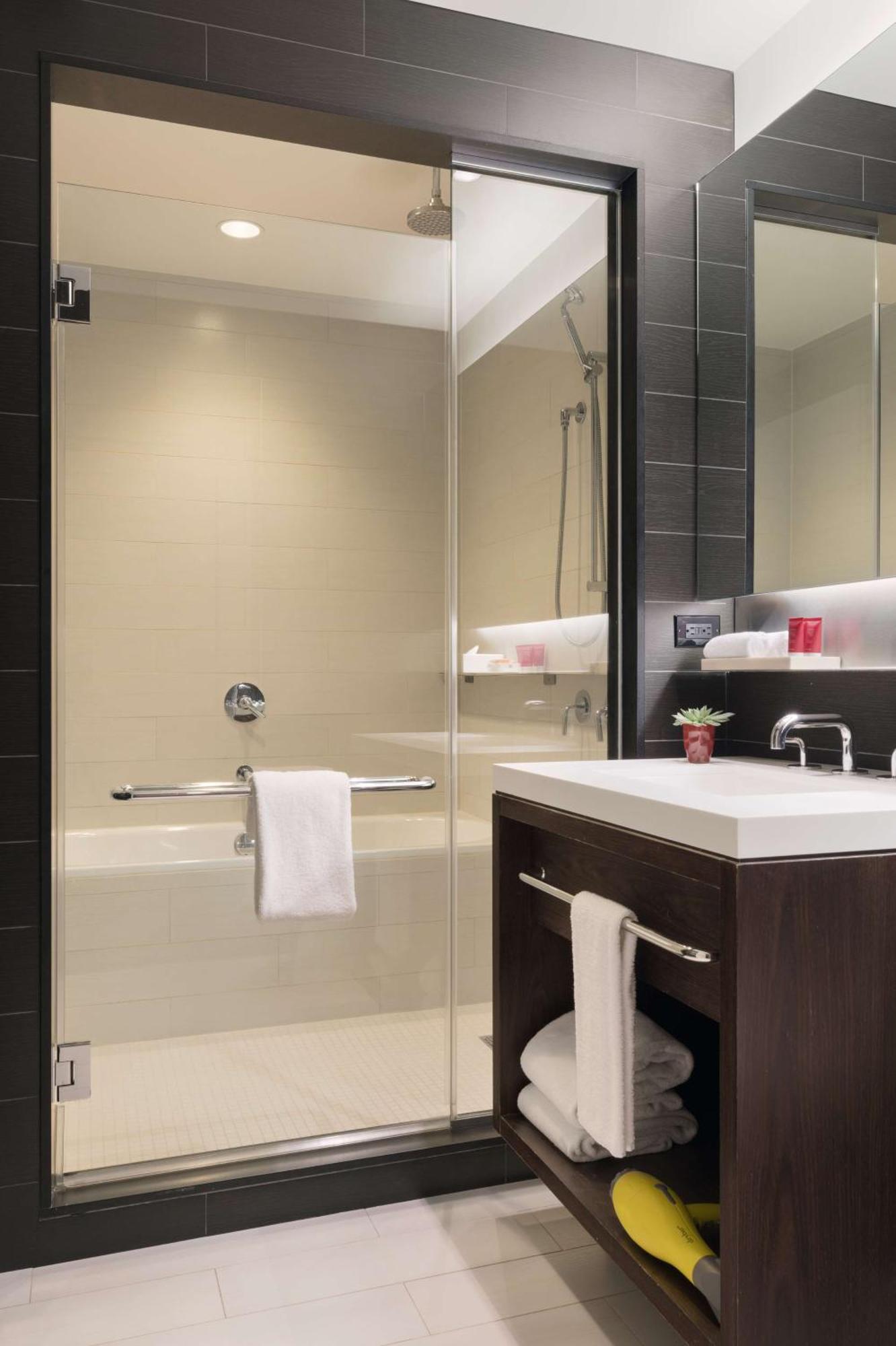 King Room with Times Square View - High Floor